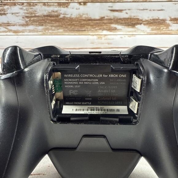 Microsoft Xbox One Controller 1537 | Black Wireless Bluetooth Gamepad - Picture 6 of 6